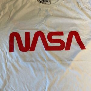 Fresh Laundry NASA Space T-shirt Sz L, Logo On The Back White & Red (D5)